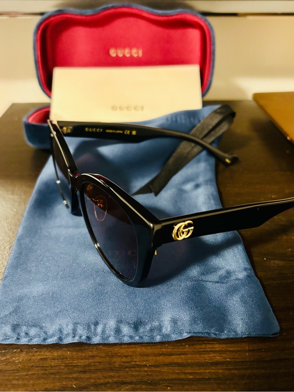 Authentic Gucci Women's Sunglasses - Picture 1 of 5